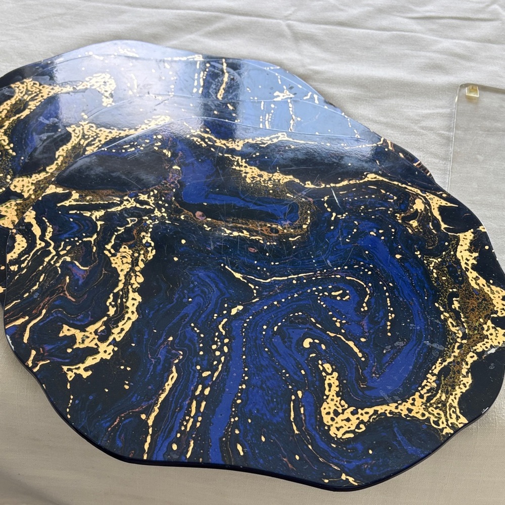 Kim Seybert  Blue & Gold Abstract Resin board placemat